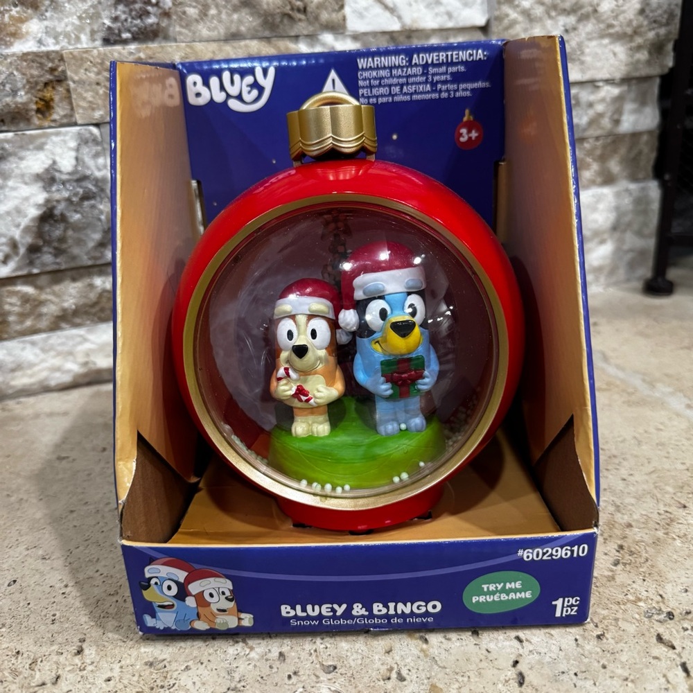 New! Bluey & Bingo Light Up Electronic Snow Globe Plays "Joy to the World" Music
